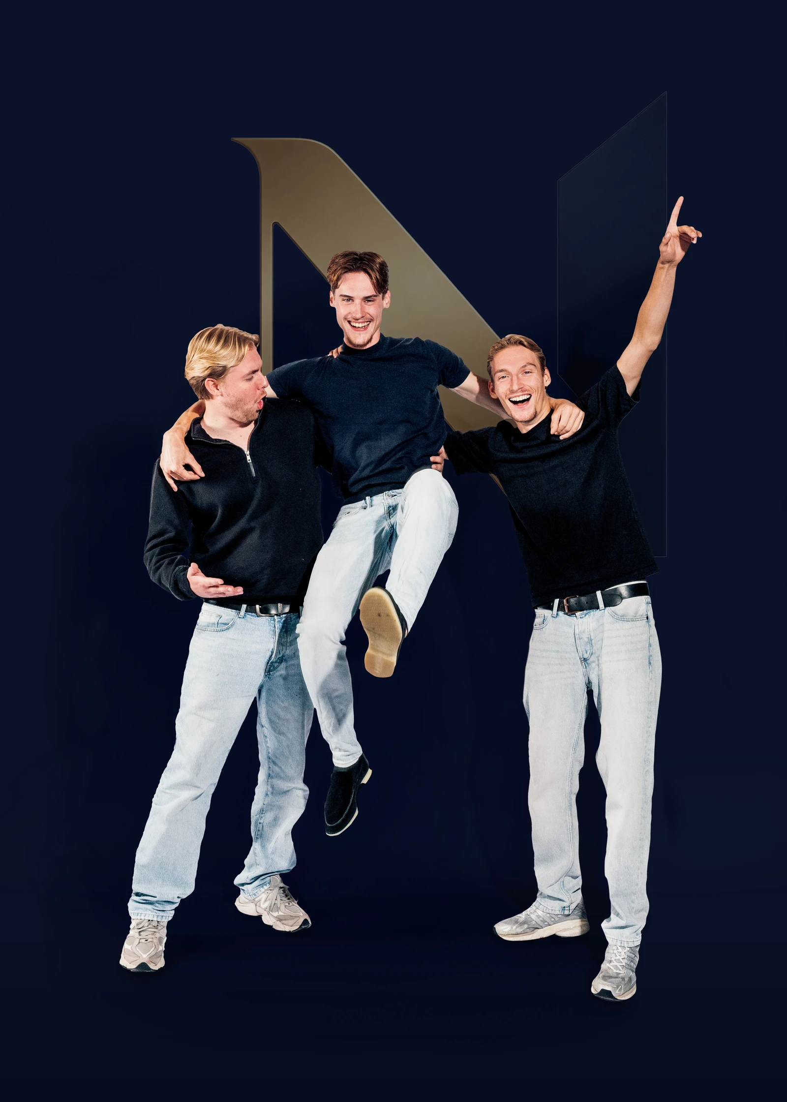 Het team van Neuij Ventures samen voor het Neuij-logo